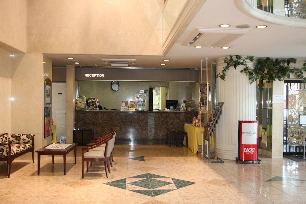 Apa Hotel Tonami Ekimae Buitenkant foto