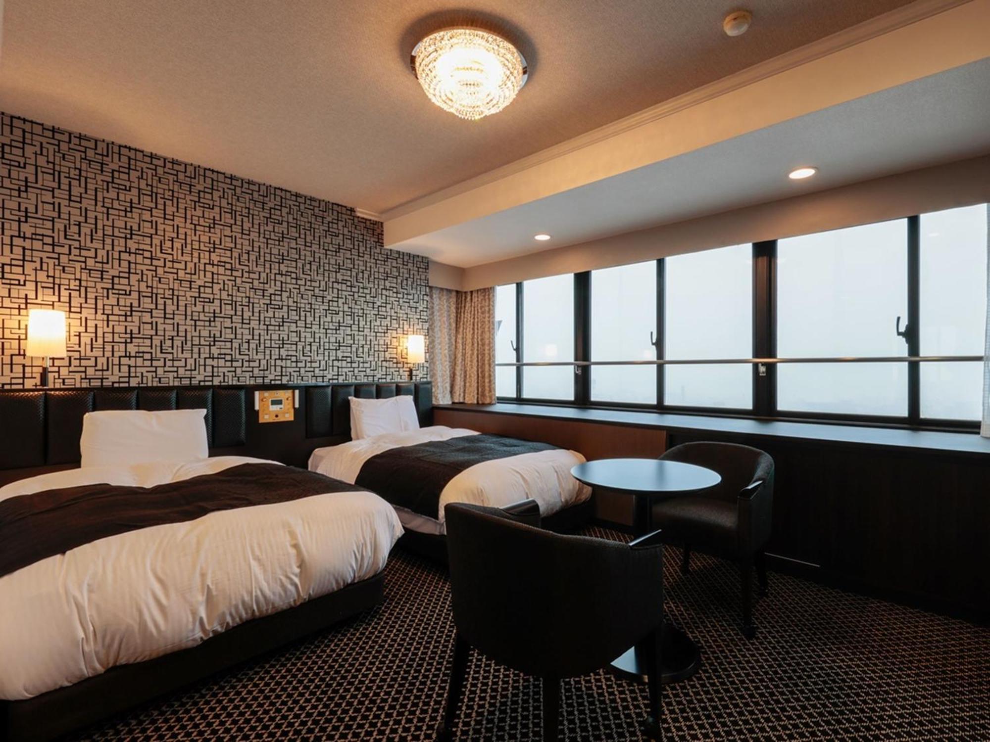 Apa Hotel Tonami Ekimae Buitenkant foto