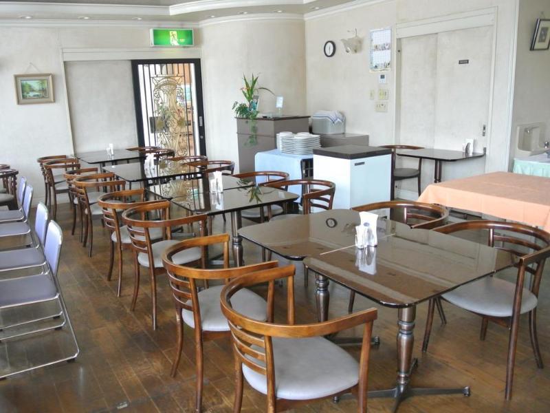 Apa Hotel Tonami Ekimae Buitenkant foto