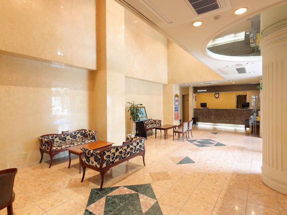 Apa Hotel Tonami Ekimae Buitenkant foto